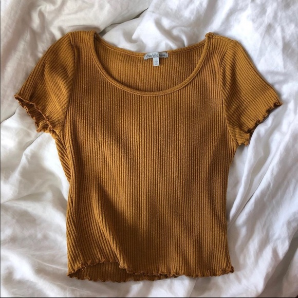 Lettuce Trim top - Picture 2 of 3